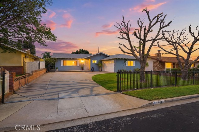 Front Image Thumbnail for CRDW26069662