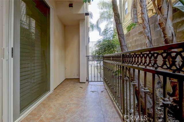 Detail Gallery Image 31 of 32 For 556 E Palm Ave #102,  Burbank,  CA 91501 - 3 Beds | 3 Baths