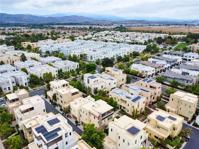 320 Magnet, Irvine CA: https://media.crmls.org/medias/47976030-6e0e-4cff-8a31-8be2335433ac.jpg