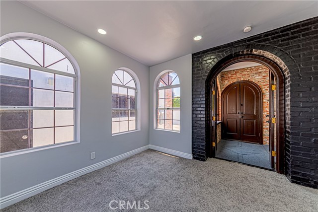 5334 S Victoria Avenue, Los Angeles CA: https://media.crmls.org/medias/4797dddc-1457-4625-b95c-074da77cc041.jpg