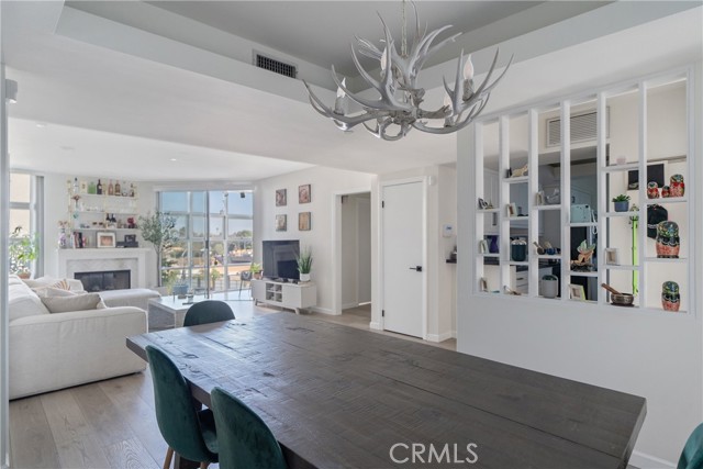 171 N Church Lane, Los Angeles CA: https://media.crmls.org/medias/4799b591-7326-45ac-9b3b-a7dfbc07553d.jpg
