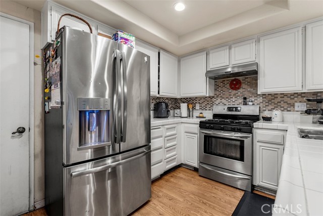 Detail Gallery Image 3 of 30 For 2502 N Tustin #C,  Santa Ana,  CA 92705 - 3 Beds | 2/1 Baths