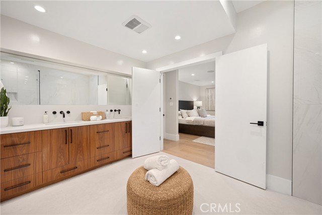 4609 Louise Avenue, Encino CA: https://media.crmls.org/medias/479a8626-8cf0-4b06-8a88-e62dfba9eed2.jpg