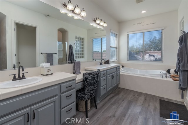 Detail Gallery Image 18 of 38 For 12948 Hyperion Ln, Apple Valley,  CA 92308 - 5 Beds | 3/1 Baths