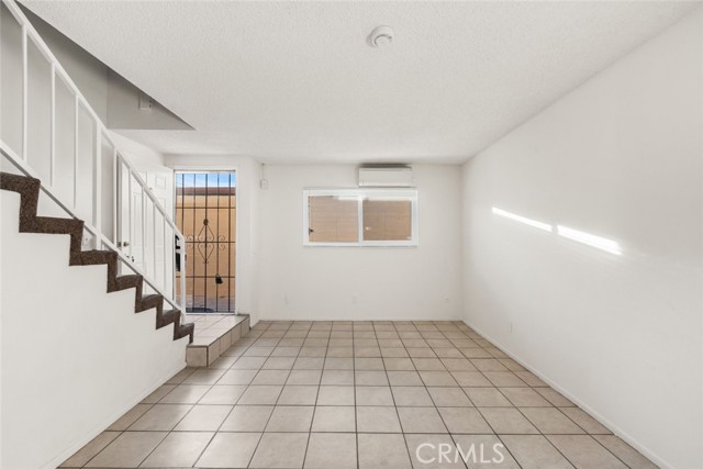 Detail Gallery Image 8 of 27 For 324 E Avenue Q7, Palmdale,  CA 93550 - 2 Beds | 2 Baths