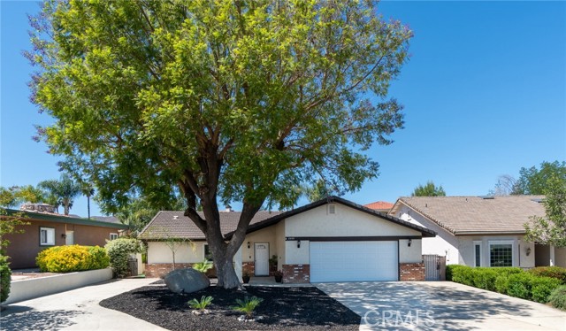 Detail Gallery Image 1 of 68 For 23155 Canyon Lake Dr, Canyon Lake,  CA 92587 - 3 Beds | 2 Baths