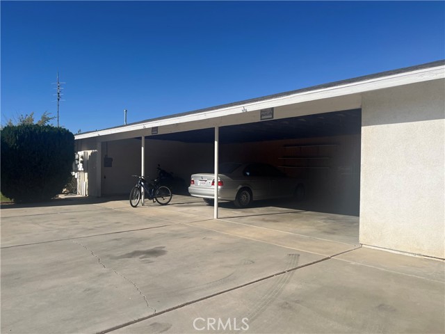 14703 MESA DR, Victorville CA: https://media.crmls.org/medias/479d04f1-329c-4b3f-a85e-96a5f0bef48d.jpg