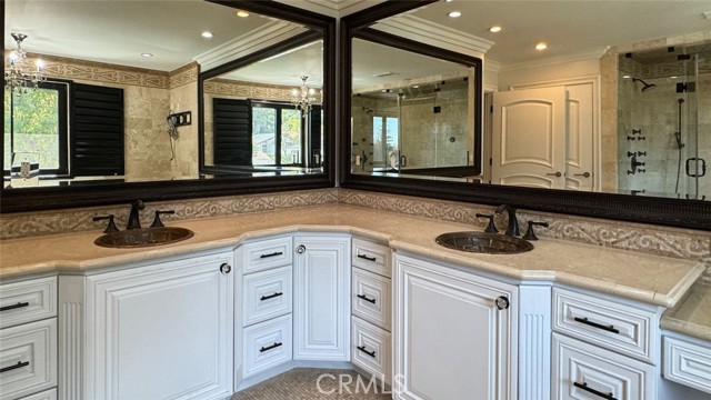 Detail Gallery Image 26 of 26 For 2959 N Beverly Glen Cir, Los Angeles,  CA 90077 - 5 Beds | 5/2 Baths
