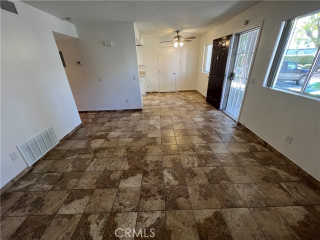 Detail Gallery Image 4 of 20 For 1251 S Meadow Ln #167,  Colton,  CA 92324 - 2 Beds | 2 Baths