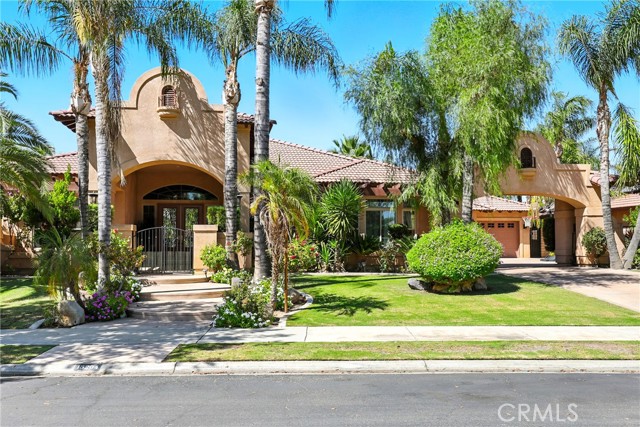 Detail Gallery Image 3 of 60 For 13204 Michaelangelo Dr, Bakersfield,  CA 93314 - 5 Beds | 3 Baths
