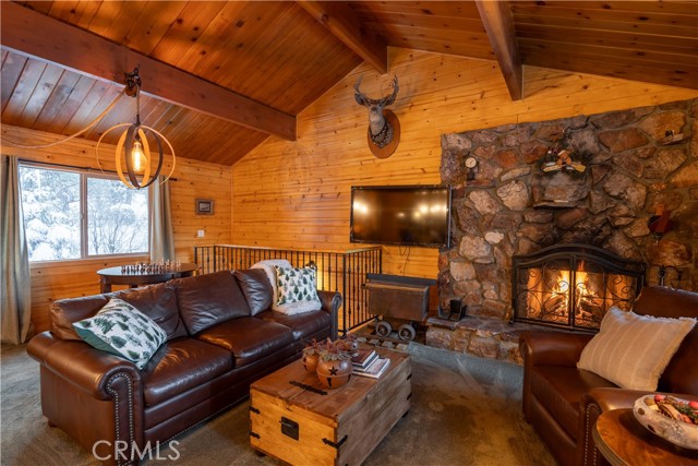 Detail Gallery Image 6 of 30 For 740 Cove Dr, Big Bear Lake,  CA 92315 - 3 Beds | 1/1 Baths