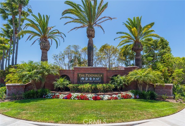 6535 Park Royal Circle, Huntington Beach CA: https://media.crmls.org/medias/479eade9-84ba-4de0-b332-070ebca80192.jpg