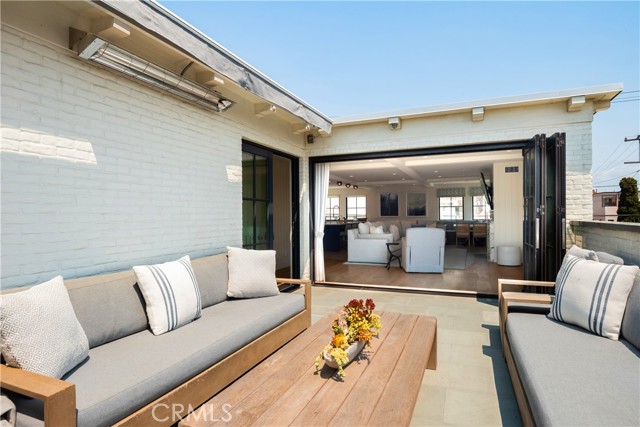 2617 Vista Drive, Manhattan Beach, California 90266, 4 Bedrooms Bedrooms, ,4 BathroomsBathrooms,Residential,Sold,Vista,SB21188068