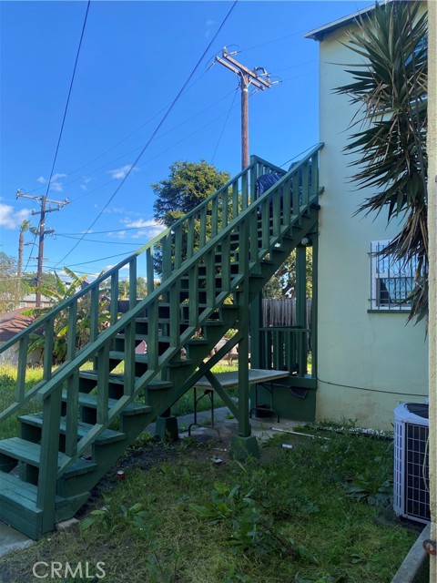 Detail Gallery Image 3 of 20 For 2115 W 102nd, Los Angeles,  CA 90047 - – Beds | – Baths