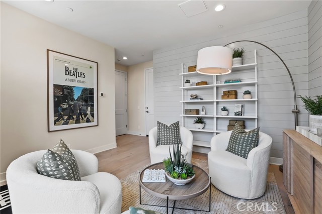 19071 Main Street, Huntington Beach CA: https://media.crmls.org/medias/479f96a3-4c83-46e5-bbea-8f9c13b59f87.jpg