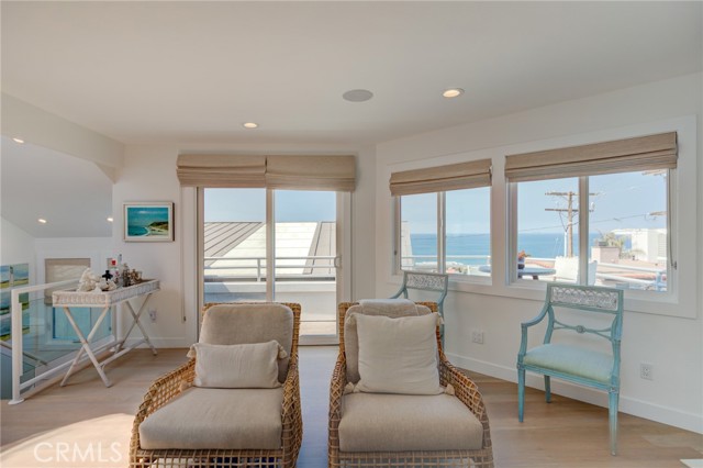 320 23rd Street, Manhattan Beach, California 90266, 3 Bedrooms Bedrooms, ,Residential,Sold,23rd,SB21207459