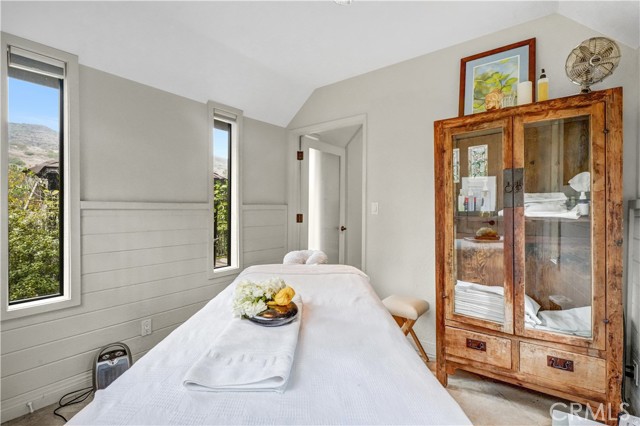 Image 20 of 29 For 21095 Raquel Road