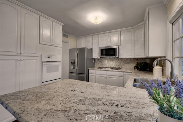Detail Gallery Image 24 of 71 For 12629 Sparwood Ln, La Mirada,  CA 90638 - 4 Beds | 2 Baths