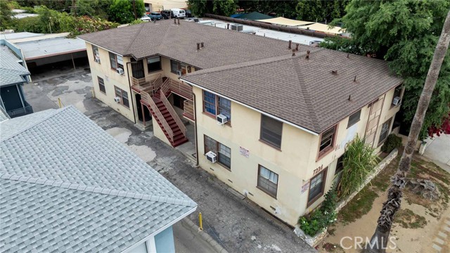7224 Hazeltine Avenue, Van Nuys CA: https://media.crmls.org/medias/47a20e96-39ea-4f75-94e3-d2095b43abf0.jpg