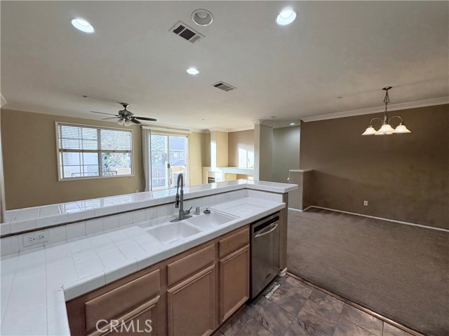 Detail Gallery Image 6 of 22 For 28512 Sorano, Lake Forest,  CA 92679 - 2 Beds | 2 Baths