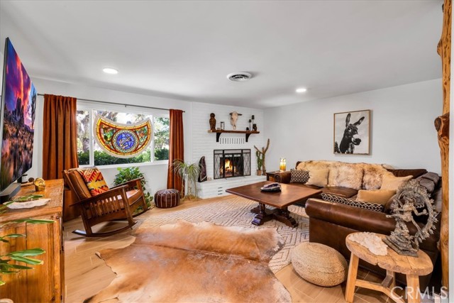 9124 Joshua Lane, Yucca Valley CA: https://media.crmls.org/medias/47a2ae2e-4cf1-45cf-b717-bc486c2604d3.jpg