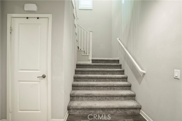 Detail Gallery Image 25 of 32 For 28604 Foothill, Saugus,  CA 91350 - 4 Beds | 3 Baths