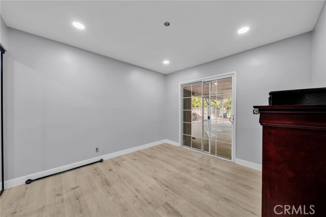 Detail Gallery Image 13 of 47 For 7044 Nestle Ave, Reseda,  CA 91335 - 4 Beds | 3 Baths