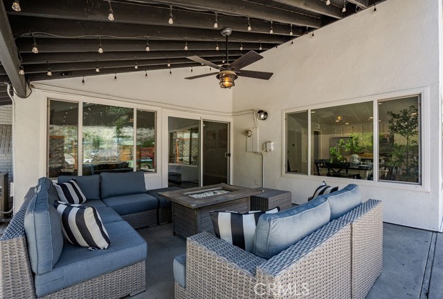 Detail Gallery Image 16 of 34 For 1925 Meadow Brook Ct, Thousand Oaks,  CA 91362 - 4 Beds | 2/1 Baths
