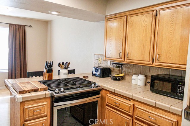 Detail Gallery Image 9 of 30 For 915 Moran Ct, Paso Robles,  CA 93446 - 3 Beds | 2 Baths