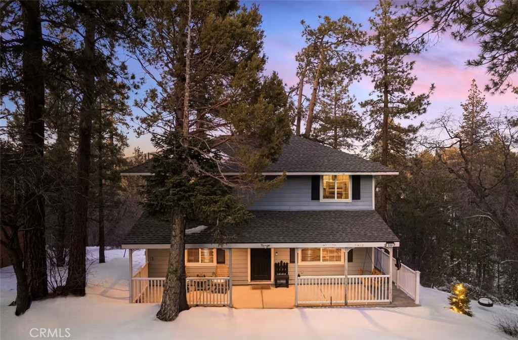 550 Villa Grove Avenue