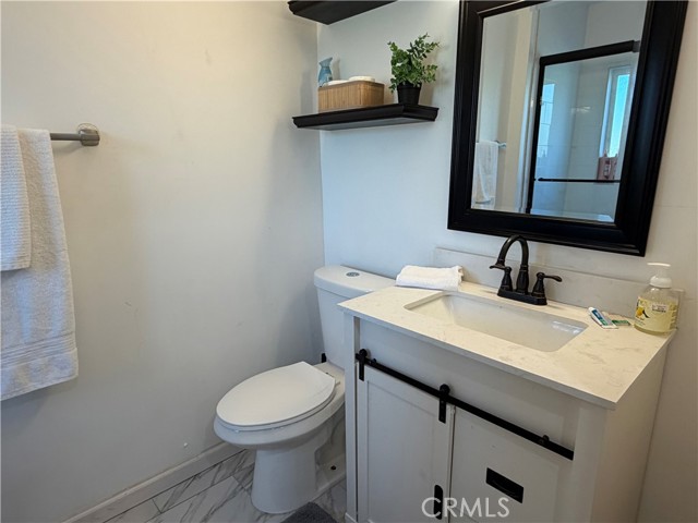 Detail Gallery Image 14 of 24 For 6725 Belmar Ave, Reseda,  CA 91335 - 4 Beds | 2 Baths