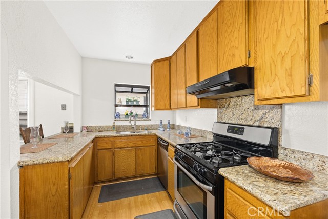 Detail Gallery Image 10 of 28 For 2400 El Paseo, Alhambra,  CA 91803 - 3 Beds | 2 Baths
