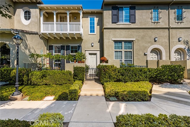 92 Chula Vista, Irvine CA: https://media.crmls.org/medias/47a64ae7-2140-480a-b6fe-e56c0d8a155b.jpg