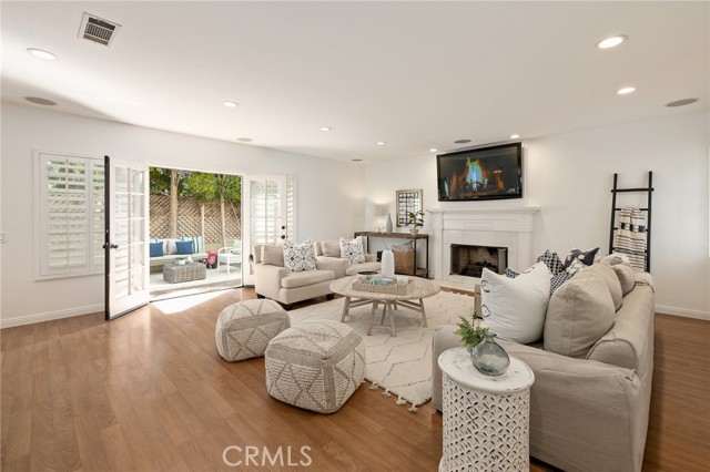 2812 Oak Avenue, Manhattan Beach, California 90266, 4 Bedrooms Bedrooms, ,2 BathroomsBathrooms,Residential,Sold,Oak,SB22058615