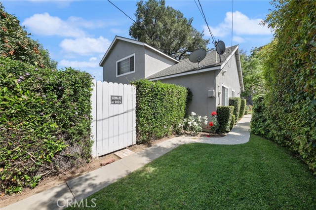 251 E Center Street, Covina CA: https://media.crmls.org/medias/47a68135-761c-4539-8062-f28f4343e5cf.jpg