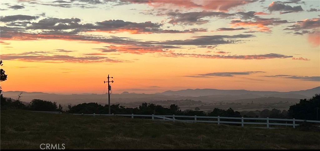 https://media.crmls.org/medias/47a700b2-9ba5-4275-a3e8-0b636402925e.jpg?preset=X-Large