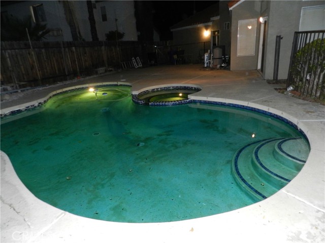 13611 Amanda Street, Fontana CA: https://media.crmls.org/medias/47a77666-ec8f-416c-a9e0-90f2b57387ca.jpg
