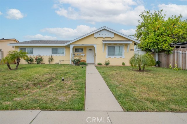 Detail Gallery Image 1 of 30 For 6933 Fallbrook Ave, West Hills,  CA 91307 - 3 Beds | 2 Baths