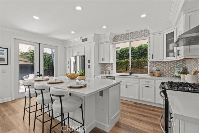 Detail Gallery Image 8 of 41 For 15 Bodega Bay, Irvine,  CA 92602 - 4 Beds | 3 Baths