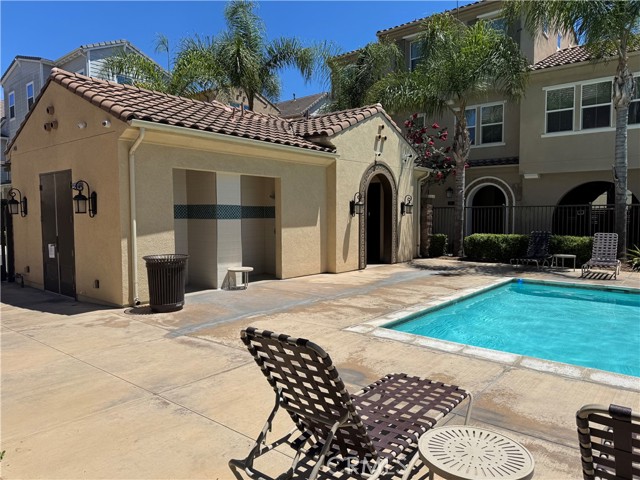 526 W Tribella Court, Santa Ana CA: https://media.crmls.org/medias/47a87e9b-f95e-4641-a41b-bdf853714b22.jpg