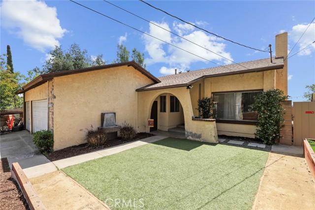 Detail Gallery Image 3 of 30 For 12518 Bernadette St, Pacoima,  CA 91331 - 4 Beds | 2 Baths