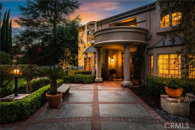 Detail Gallery Image 4 of 75 For 1914 Country Club Ln, Redlands,  CA 92373 - 5 Beds | 3/1 Baths