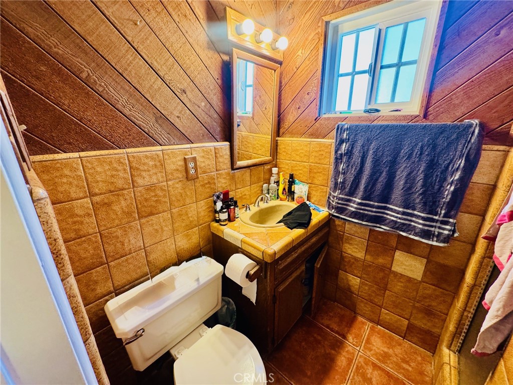 https://media.crmls.org/medias/47a9ba3a-ff1c-46a3-a739-715e6933f55b.jpg?preset=X-Large