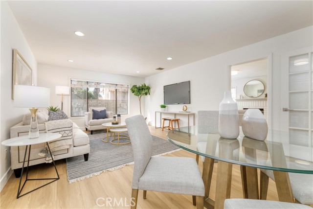 Detail Gallery Image 3 of 16 For 21602 Bedford Way, Saugus,  CA 91355 - 4 Beds | 2/1 Baths