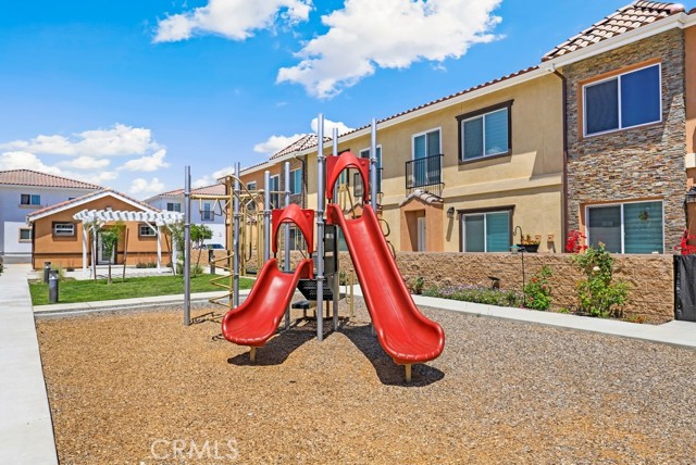 Detail Gallery Image 28 of 34 For 16425 Arrow Bld #1113,  Fontana,  CA 92335 - 3 Beds | 2/1 Baths