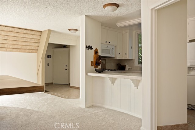 Detail Gallery Image 9 of 36 For 180 Grass Valley #37,  Lake Arrowhead,  CA 92352 - 2 Beds | 2 Baths