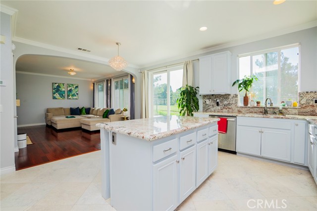 Detail Gallery Image 12 of 45 For 33353 Wallace Way, Yucaipa,  CA 92399 - 3 Beds | 2/1 Baths