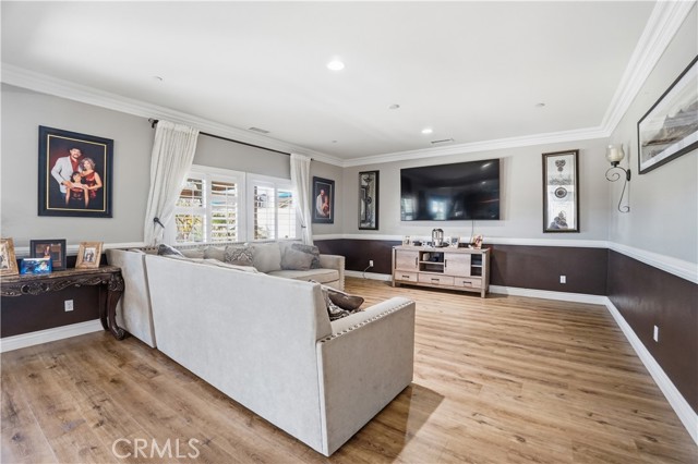 Detail Gallery Image 14 of 65 For 4415 Bethel Rd, Jurupa Valley,  CA 92509 - 5 Beds | 3/1 Baths