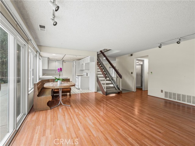 Detail Gallery Image 20 of 55 For 25582 Old Course Way, Valencia,  CA 91355 - 4 Beds | 3 Baths