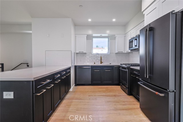 1227 N June Street, Hollywood CA: https://media.crmls.org/medias/47acf66f-8109-473f-b75d-96e6dca20ee9.jpg